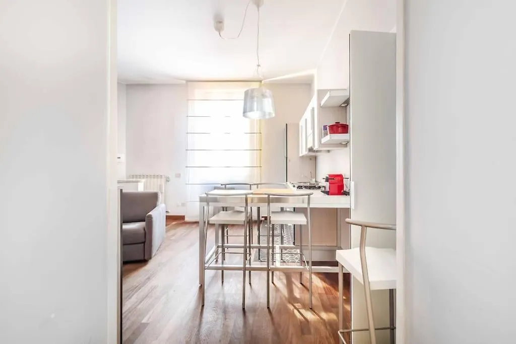 Domusmi Sempione-95 Apartment Milan