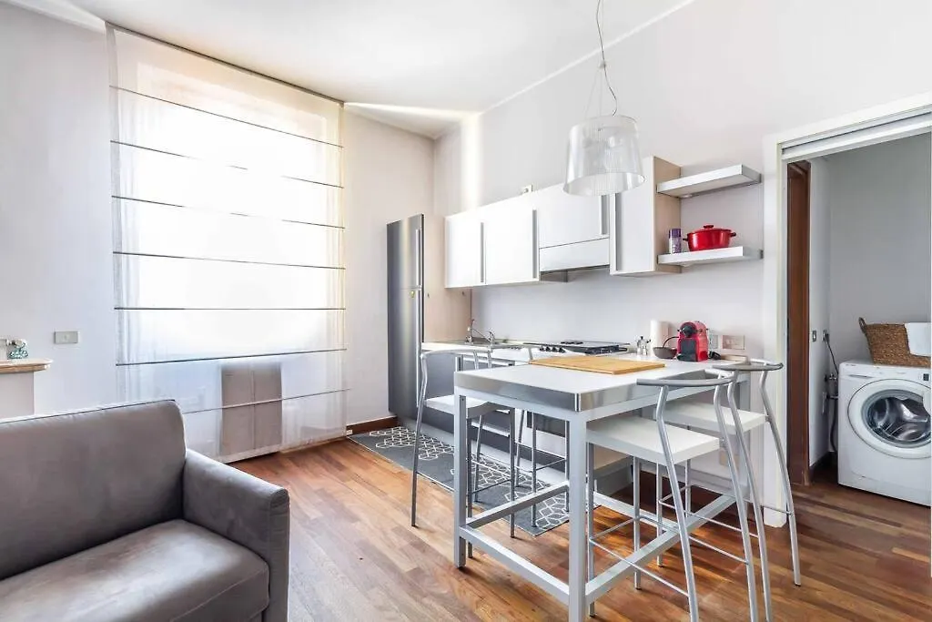 Domusmi Sempione-95 Apartment Milan